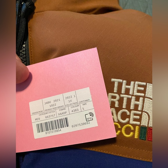 The North Face x Gucci Down Puffer Jacket - Picture 5 of 16